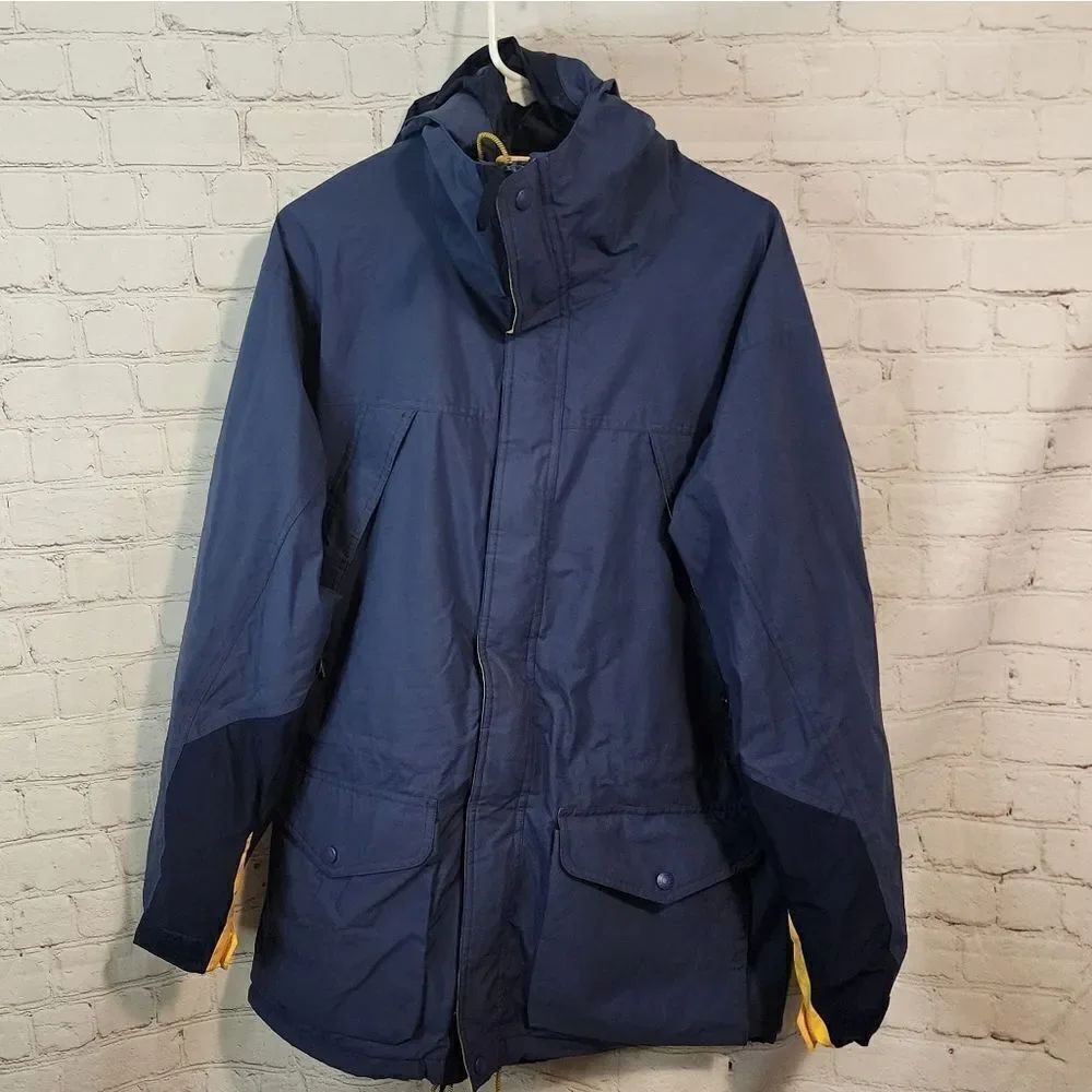 Men's Eddie Bauer full zip winter coat, size Medium